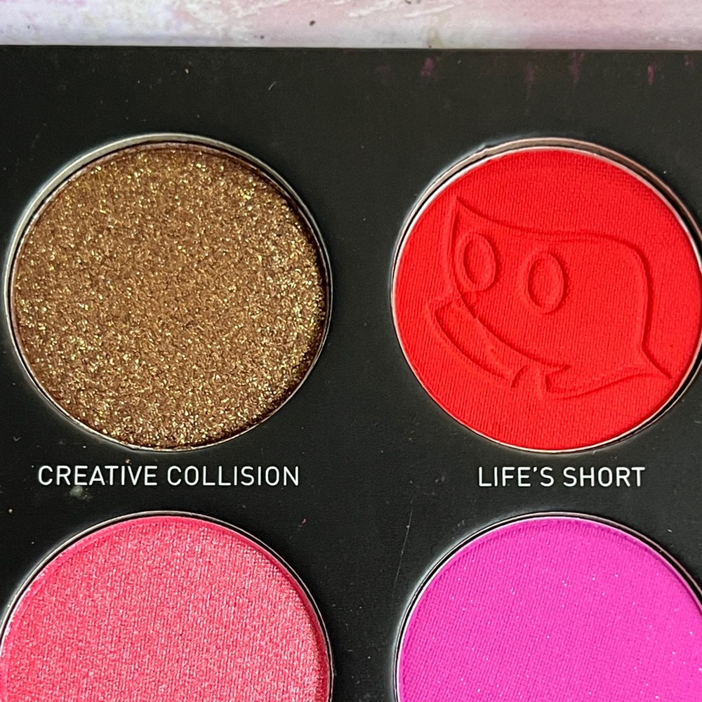 Disney Eyeshadow Palette matte and shimmer Truth Be Bold - Picture 14 of 16